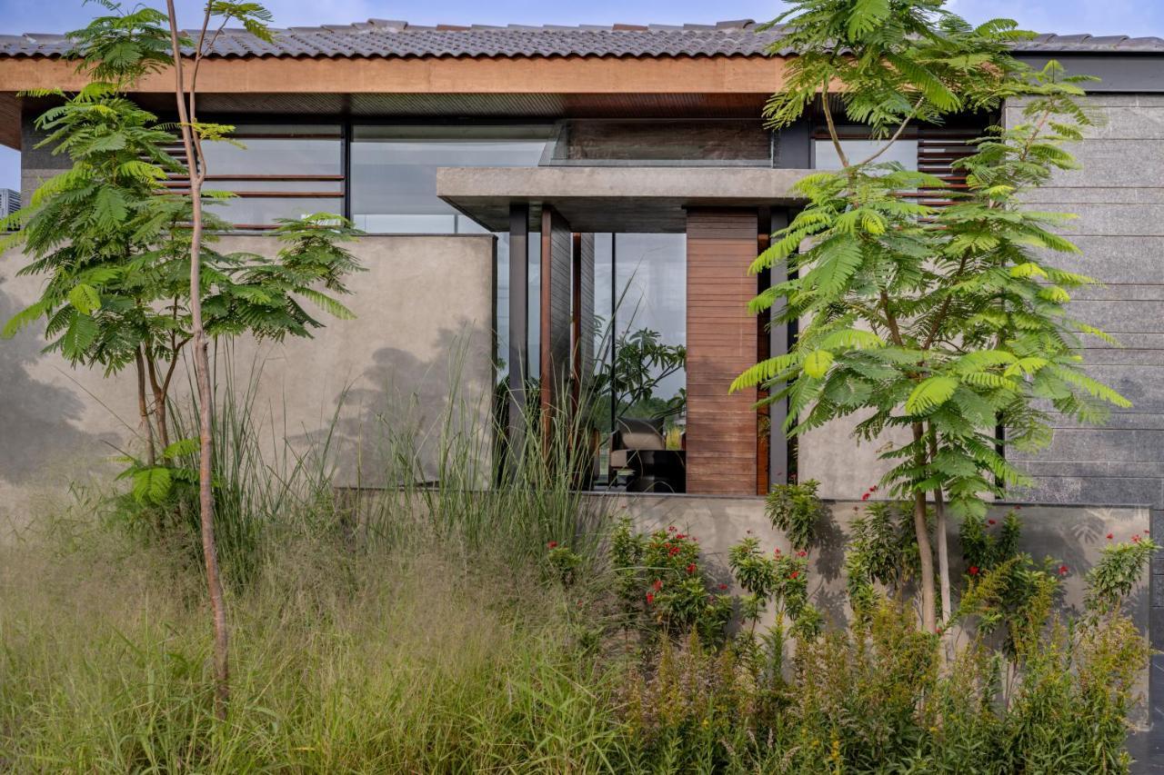Готель Mysa Zinc Journey By The Fern, Nani Devati Sanand Екстер'єр фото